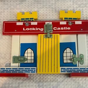FAO Schwarz Vibrant Locking Castle Toy